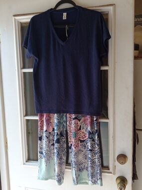 NDI Navy V-Neck Top with Multicolor Floral Capri Pajama Pants